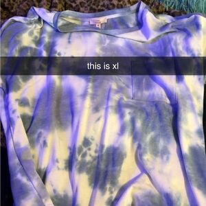 super cute tee comfortable to wear i’m willing to go down on the price to 5